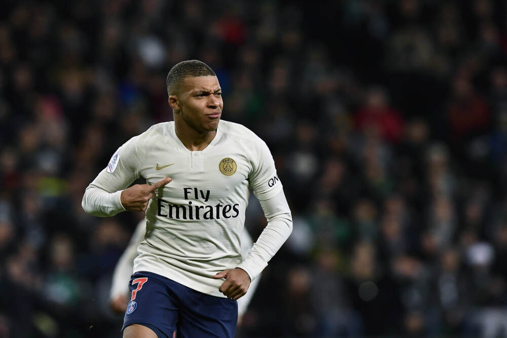 打破得分荒！东契奇造成杀伤两罚一中 随后强攻抛投得手